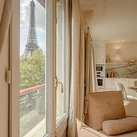 With Eiffel Tower View * باريس