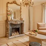 Apartament With Eiffel Tower View *