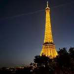 With Eiffel Tower View Διαμέρισμα