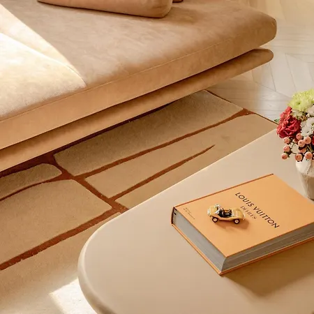 With Eiffel Tower View Paryż