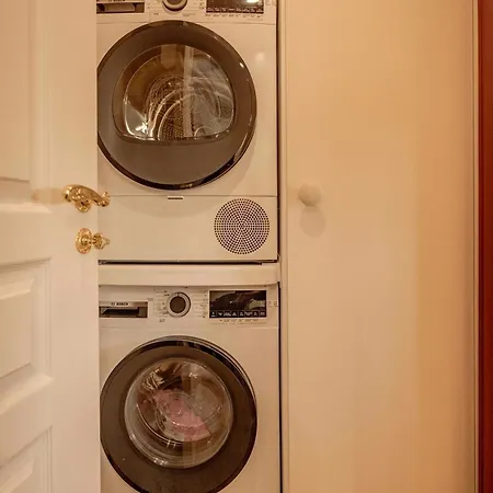 With Eiffel Tower View Διαμέρισμα *