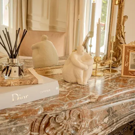 With Eiffel Tower View Διαμέρισμα *