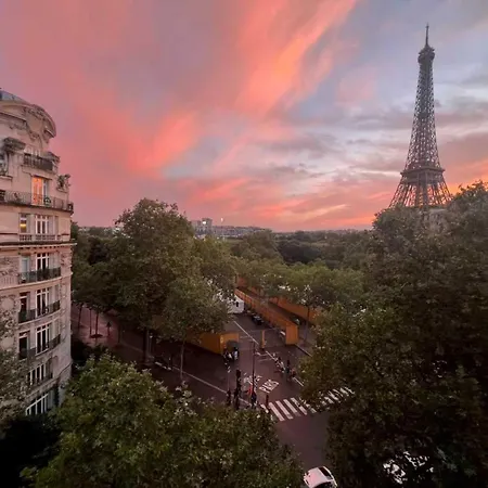 With Eiffel Tower View 公寓