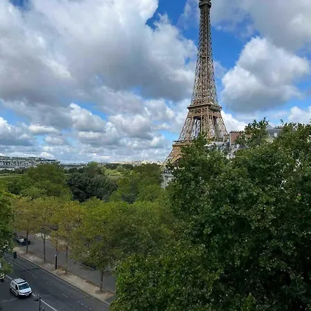 With Eiffel Tower View Apartment Paris