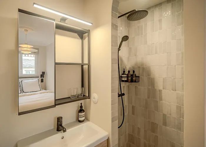 With Eiffel Tower View アパート パリ