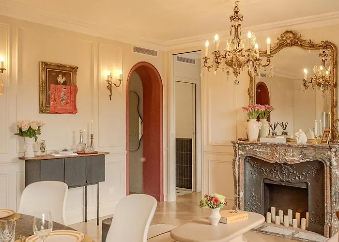 アパート With Eiffel Tower View パリ