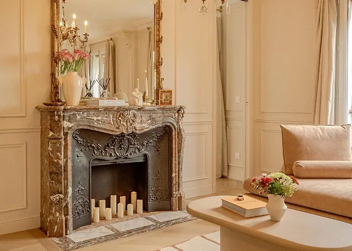 アパート With Eiffel Tower View *