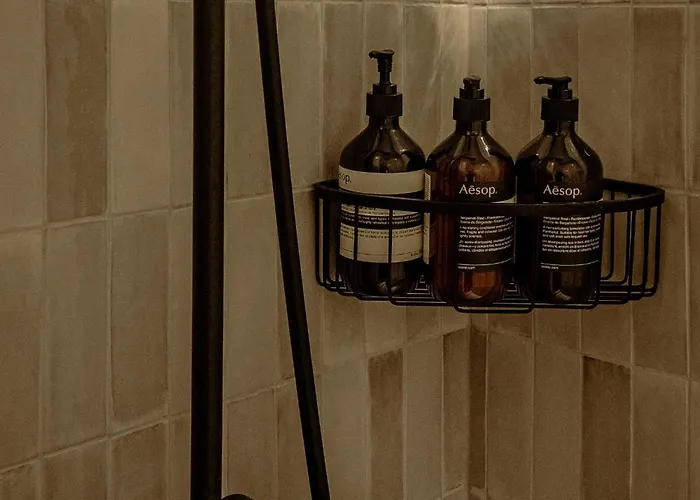 With Eiffel Tower View パリ