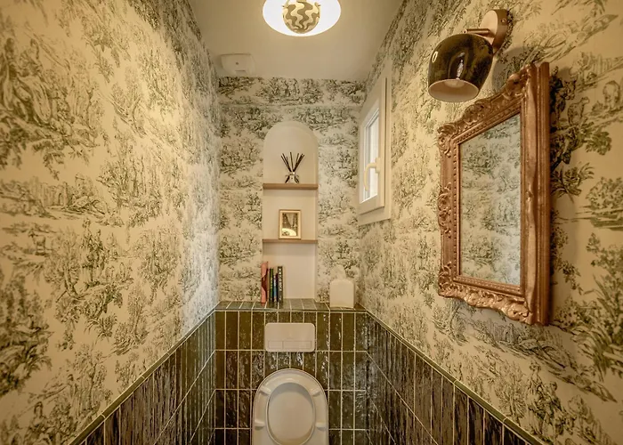 With Eiffel Tower View アパート パリ