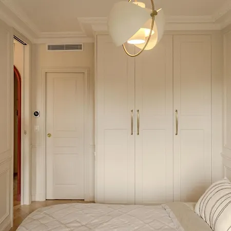 Apartament With Eiffel Tower View *